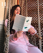 طقم بيجامة كلاسيكي باللون الوردي بأزرار