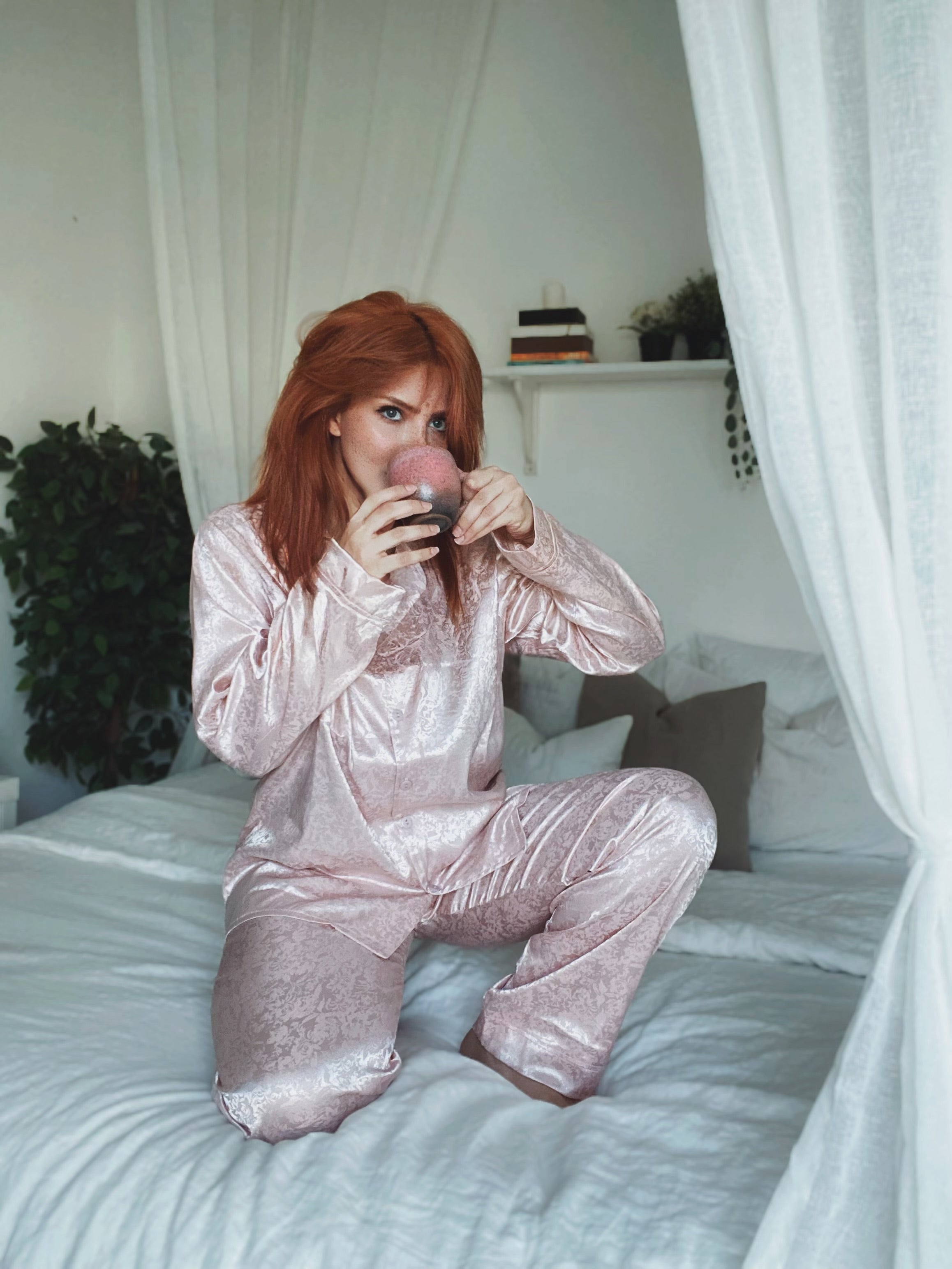 Node satin pajamas set