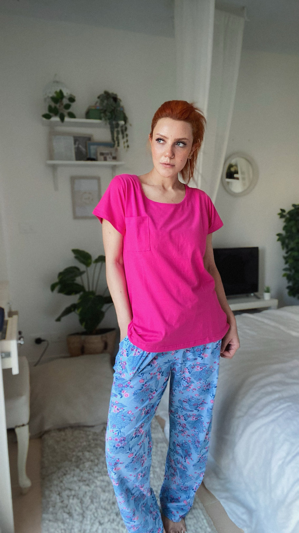 طقم بيجامة زهور الفوشيا