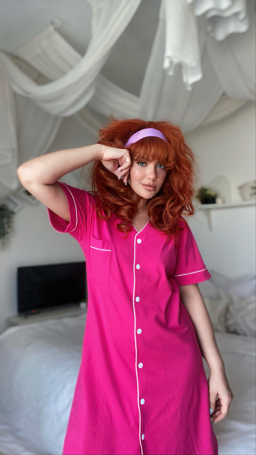 قميص نوم باللون الوردي 